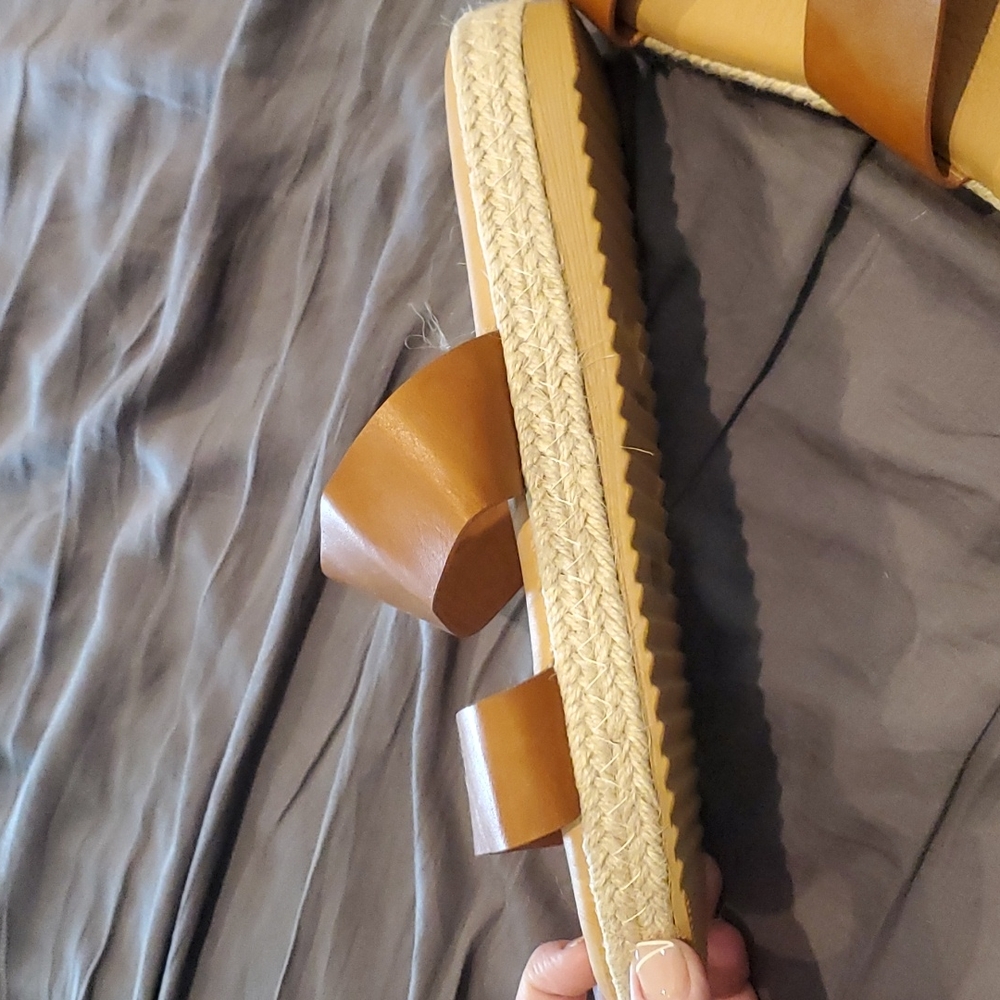 Sandals - Picture 2 of 3